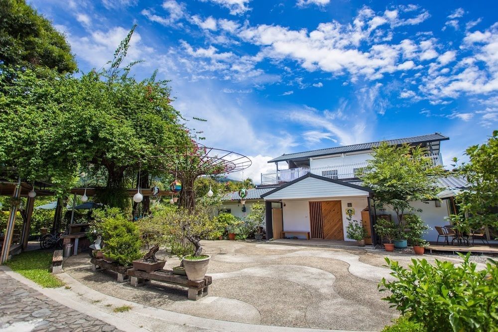 Hou Shan Ren Jia B&B Luye Bagian luar foto
