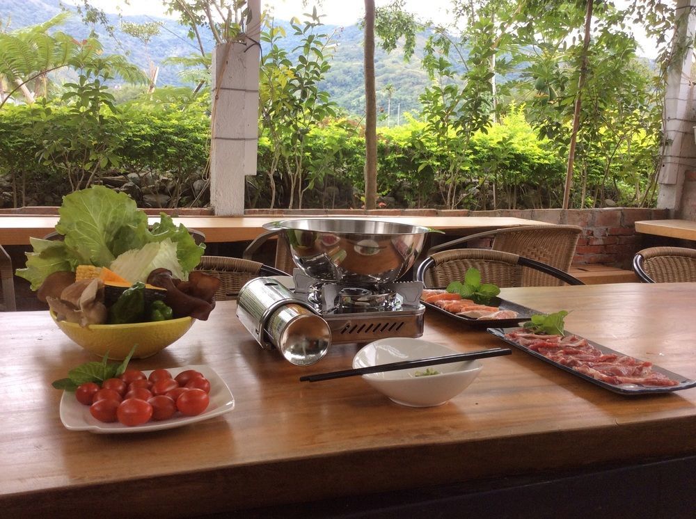 Hou Shan Ren Jia B&B Luye Bagian luar foto